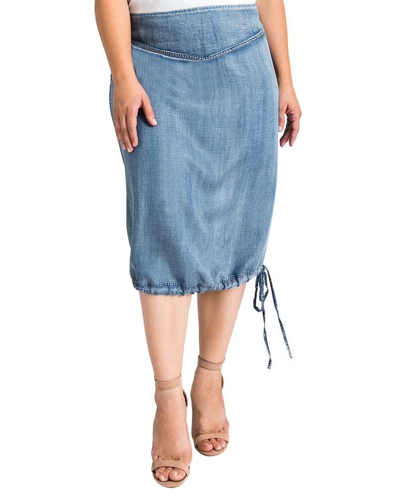 Front of a model wearing a size 1X Matilda Adjustable Hem Skirt in 2206CRSOVER by Standards & Practices. | dia_product_style_image_id:275954